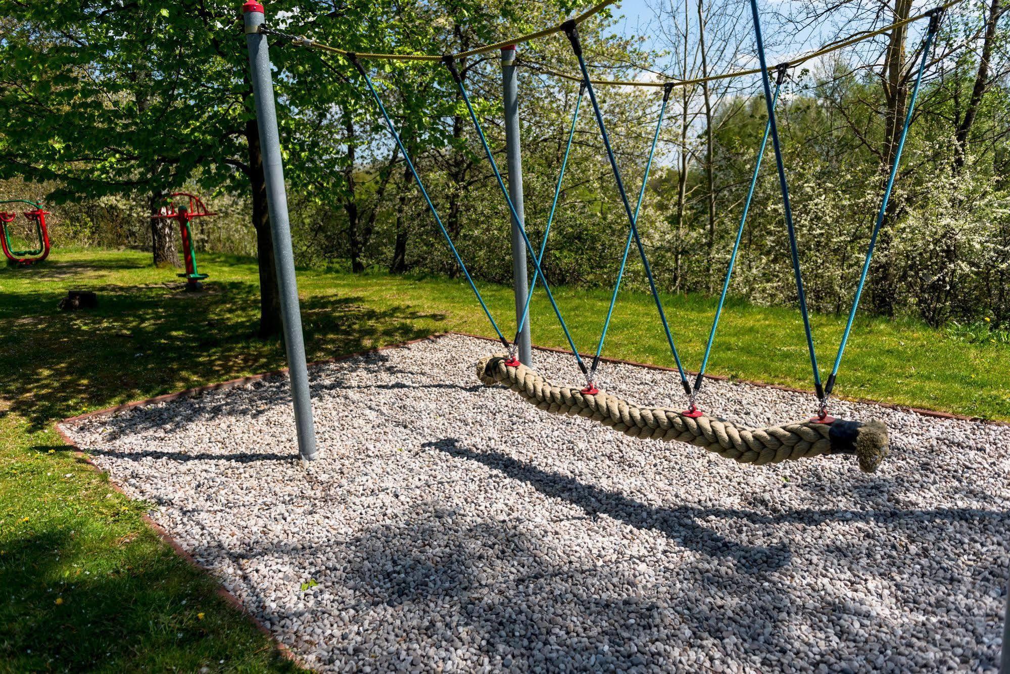 Camp Vary - Vitkova Hora - Veitsberg カルロヴィ・ヴァリ エクステリア 写真
